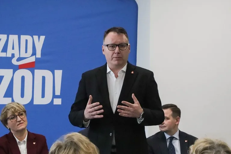 Ostrów Mazowiecka na mapie samorządowych debat. Spotkanie w ramach inicjatywy "Samorządy Naprzód" (zdjęcia)