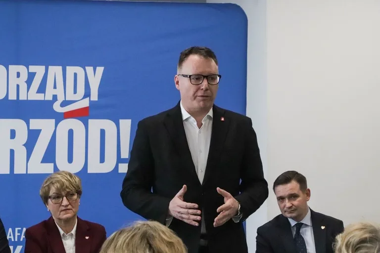 Ostrów Mazowiecka na mapie samorządowych debat. Spotkanie w ramach inicjatywy "Samorządy Naprzód" (zdjęcia)