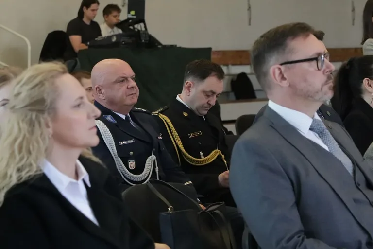 85 lat od Zbrodni Katyńskiej. Wzruszające uroczystości połączyły pokolenia w hołdzie bohaterom (zdjęcia)