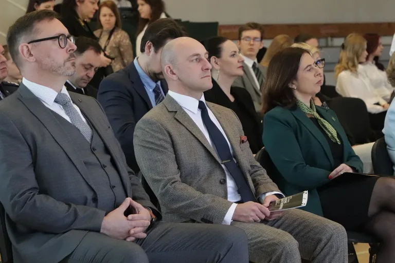 85 lat od Zbrodni Katyńskiej. Wzruszające uroczystości połączyły pokolenia w hołdzie bohaterom (zdjęcia)