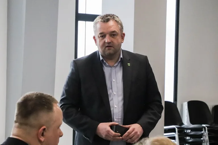 Ostrów Mazowiecka na mapie samorządowych debat. Spotkanie w ramach inicjatywy "Samorządy Naprzód" (zdjęcia)