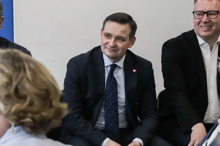 Ostrów Mazowiecka na mapie samorządowych debat. Spotkanie w ramach inicjatywy "Samorządy Naprzód" (zdjęcia)