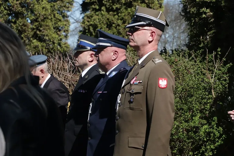 85 lat od Zbrodni Katyńskiej. Wzruszające uroczystości połączyły pokolenia w hołdzie bohaterom (zdjęcia)