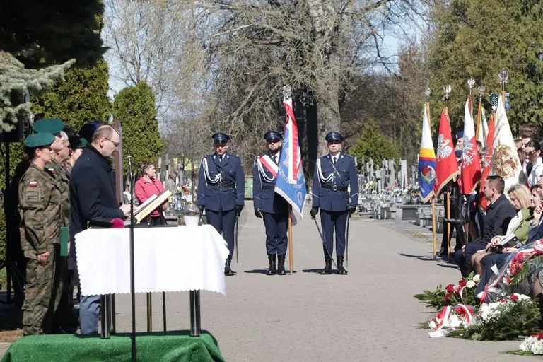 85 lat od Zbrodni Katyńskiej. Wzruszające uroczystości połączyły pokolenia w hołdzie bohaterom (zdjęcia)