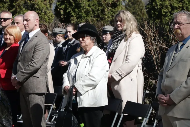 85 lat od Zbrodni Katyńskiej. Wzruszające uroczystości połączyły pokolenia w hołdzie bohaterom (zdjęcia)