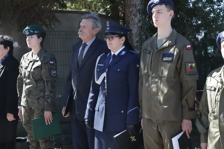 85 lat od Zbrodni Katyńskiej. Wzruszające uroczystości połączyły pokolenia w hołdzie bohaterom (zdjęcia)