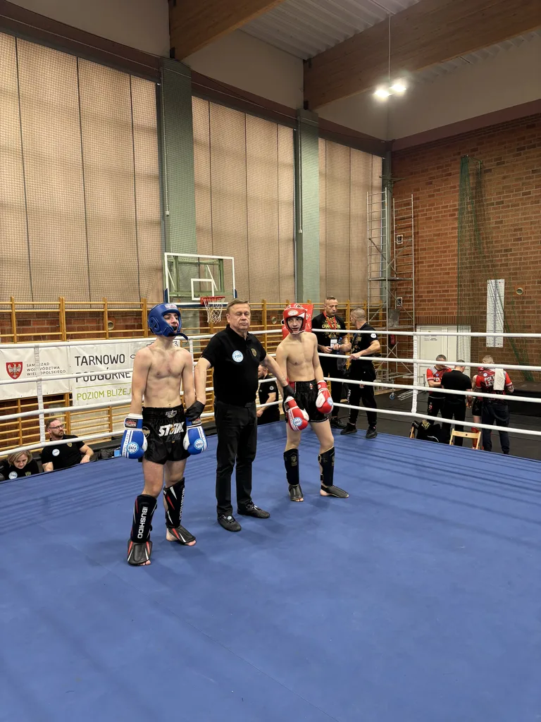 Dwa medale Mistrzostw Polski w kickboxingu wracają do Ostrowi! (zdjęcia)