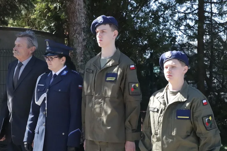 85 lat od Zbrodni Katyńskiej. Wzruszające uroczystości połączyły pokolenia w hołdzie bohaterom (zdjęcia)