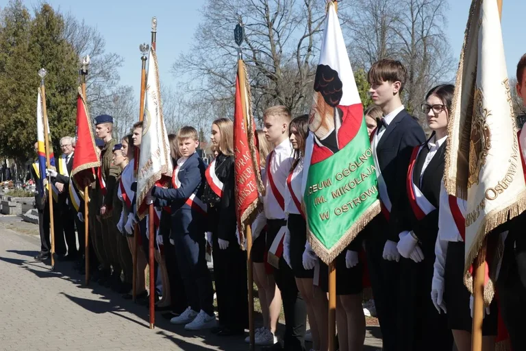85 lat od Zbrodni Katyńskiej. Wzruszające uroczystości połączyły pokolenia w hołdzie bohaterom (zdjęcia)