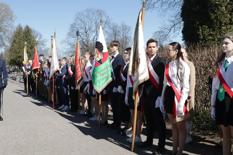 85 lat od Zbrodni Katyńskiej. Wzruszające uroczystości połączyły pokolenia w hołdzie bohaterom (zdjęcia)