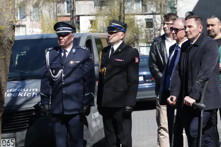 85 lat od Zbrodni Katyńskiej. Wzruszające uroczystości połączyły pokolenia w hołdzie bohaterom (zdjęcia)