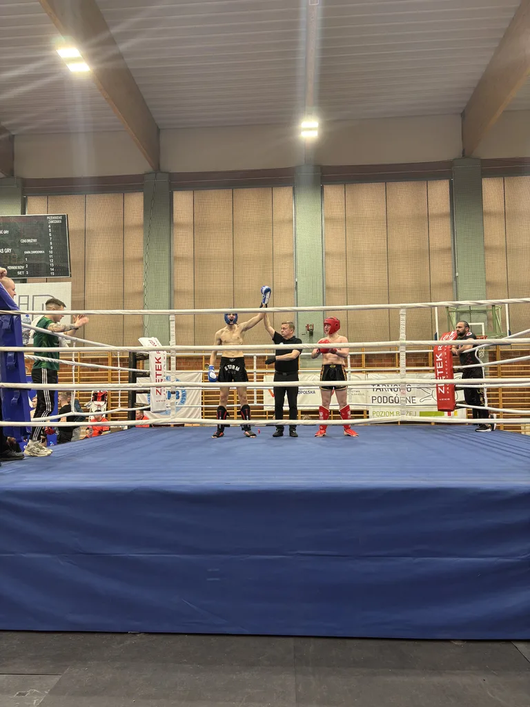 Dwa medale Mistrzostw Polski w kickboxingu wracają do Ostrowi! (zdjęcia)
