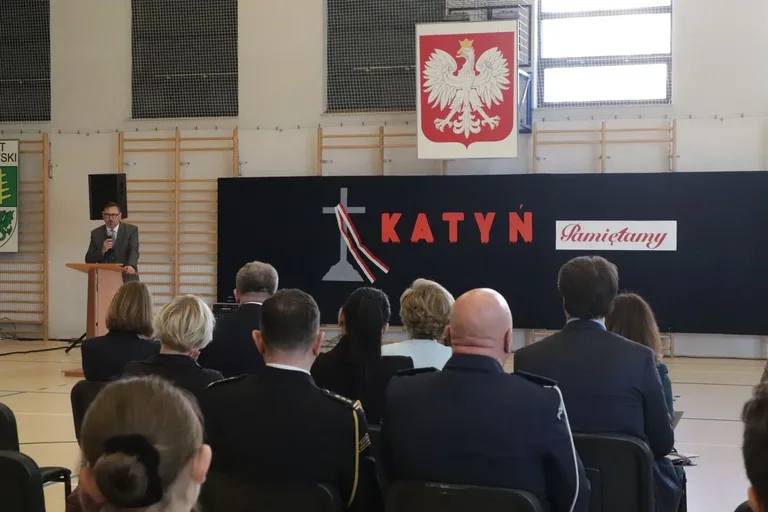 85 lat od Zbrodni Katyńskiej. Wzruszające uroczystości połączyły pokolenia w hołdzie bohaterom (zdjęcia)