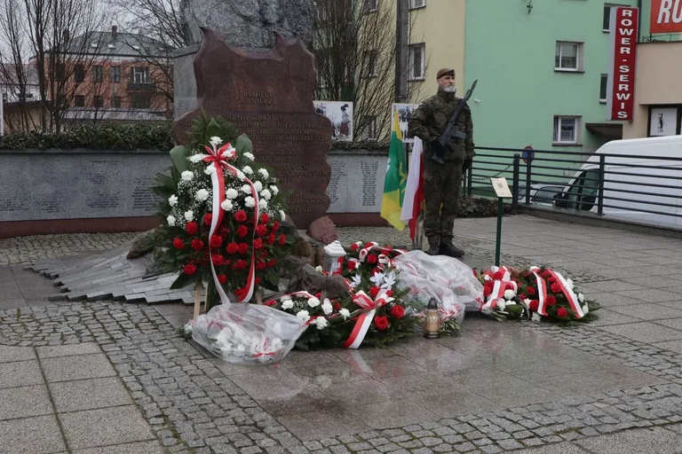 Narodowy Dzień Pamięci Żołnierzy Wyklętych w Ostrowi Mazowieckiej (zdjęcia, wideo)