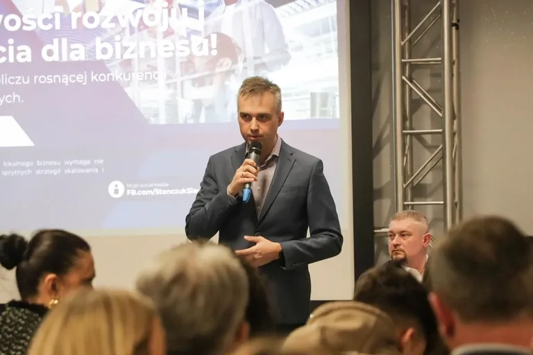 Biznesowa debata w Ostrowi Mazowieckiej. Gościem był Ryszard Petru (zdjęcia)