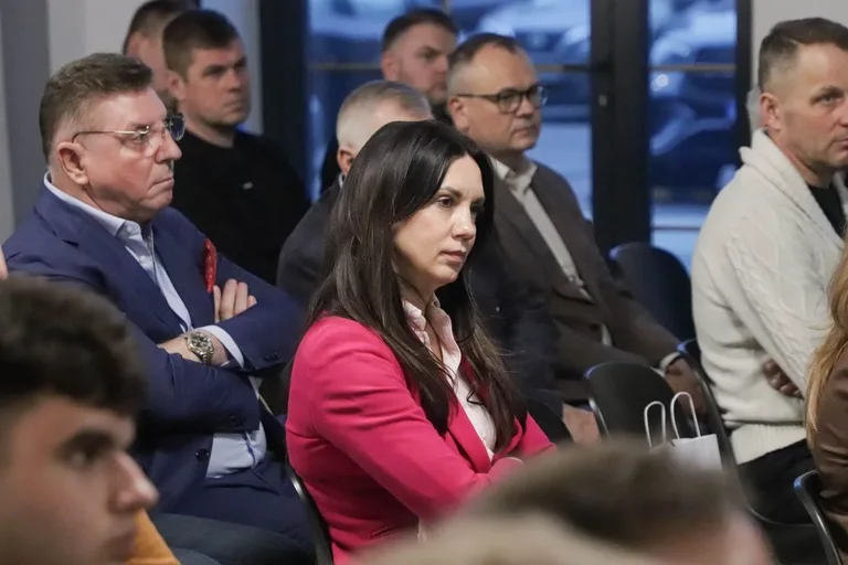 Biznesowa debata w Ostrowi Mazowieckiej. Gościem był Ryszard Petru (zdjęcia)