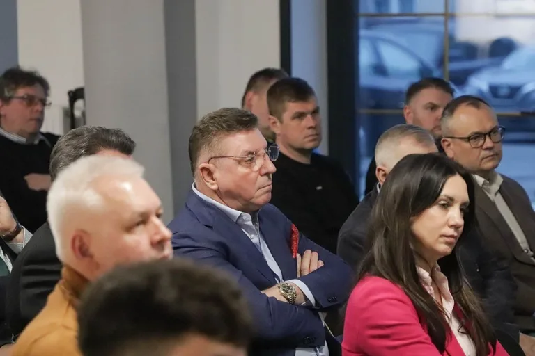 Biznesowa debata w Ostrowi Mazowieckiej. Gościem był Ryszard Petru (zdjęcia)