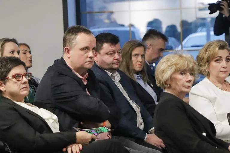 Biznesowa debata w Ostrowi Mazowieckiej. Gościem był Ryszard Petru (zdjęcia)