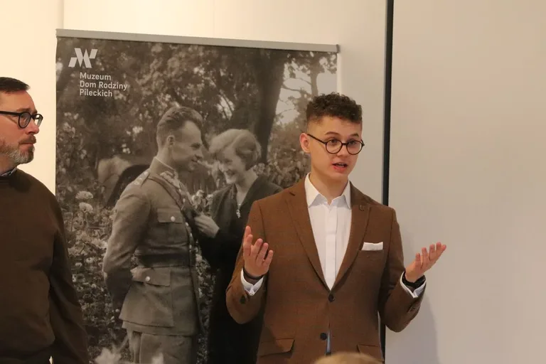 Młodzi rozmawiali o Zbrodni Katyńskiej. Spotkanie pełne refleksji (zdjęcia)