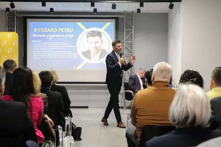 Biznesowa debata w Ostrowi Mazowieckiej. Gościem był Ryszard Petru (zdjęcia)