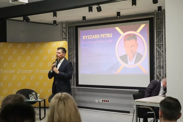 Biznesowa debata w Ostrowi Mazowieckiej. Gościem był Ryszard Petru (zdjęcia)