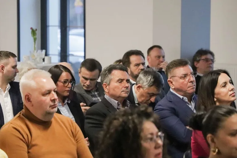Biznesowa debata w Ostrowi Mazowieckiej. Gościem był Ryszard Petru (zdjęcia)