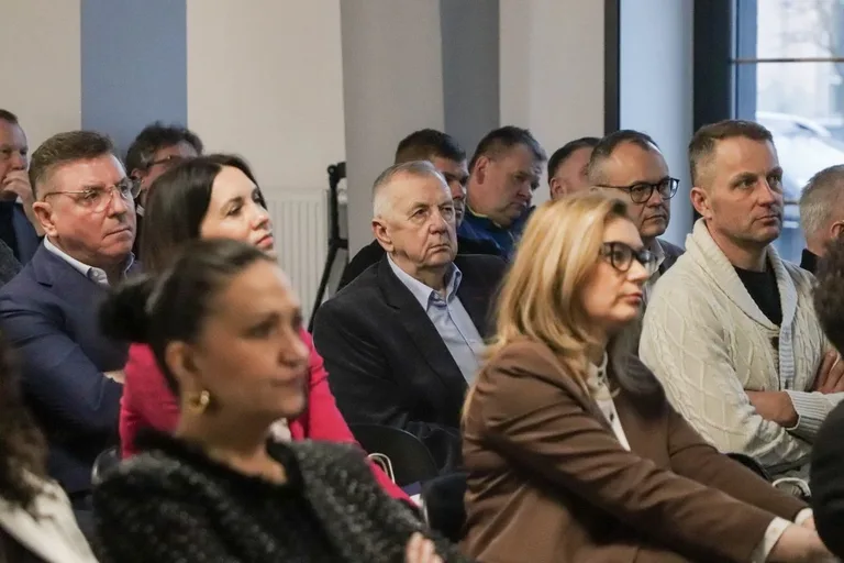 Biznesowa debata w Ostrowi Mazowieckiej. Gościem był Ryszard Petru (zdjęcia)