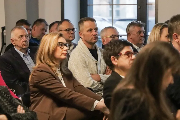 Biznesowa debata w Ostrowi Mazowieckiej. Gościem był Ryszard Petru (zdjęcia)