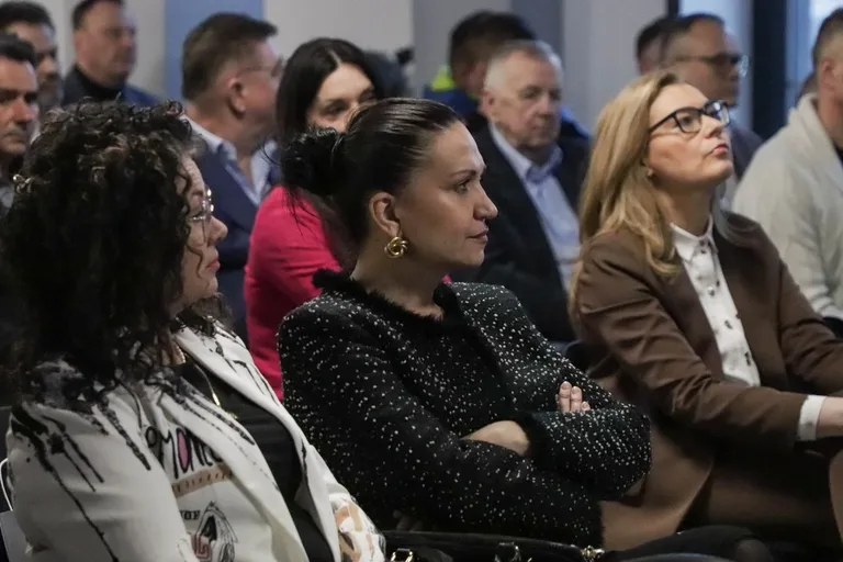 Biznesowa debata w Ostrowi Mazowieckiej. Gościem był Ryszard Petru (zdjęcia)