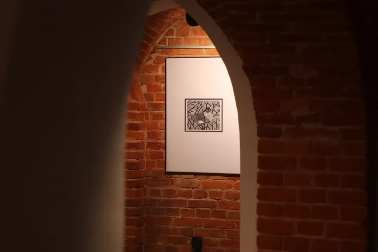 Wernisaż pełen emocji. Marek Turkot prezentuje linoryty i wspiera WOŚP (zdjęcia)