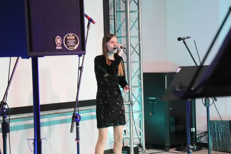 Urokliwy koncert kolęd i pastorałek w Starej Elektrowni (zdjęcia)
