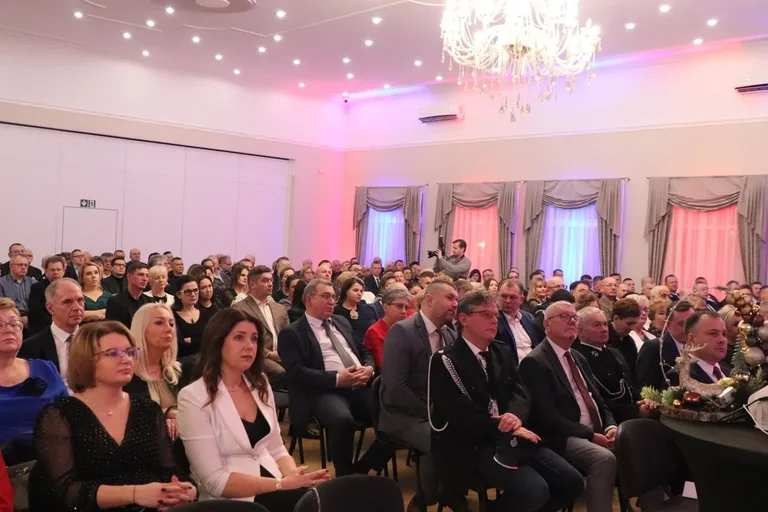 Powiatowe Spotkanie Noworoczne w Zajeździe Cobra (zdjęcia)