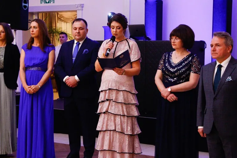 Ostatni bal przed maturą. Studniówka uczniów "Ekonomika" (zdjęcia, wideo)