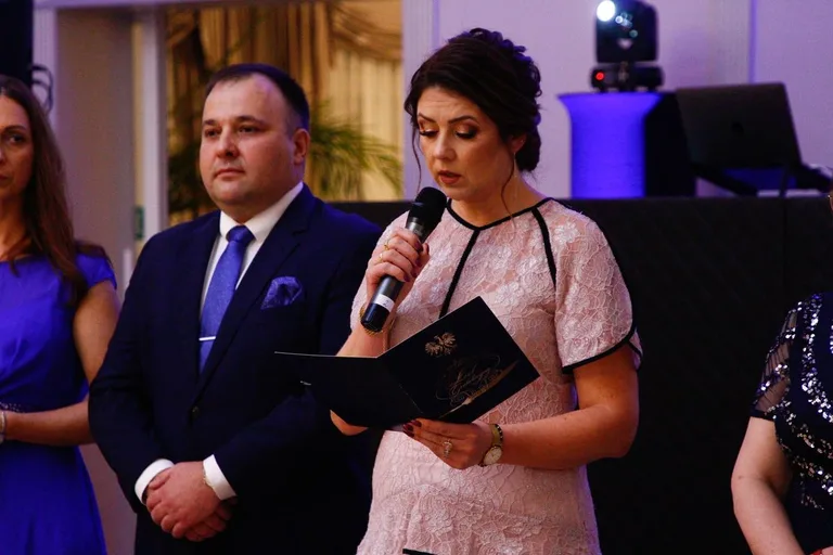 Ostatni bal przed maturą. Studniówka uczniów "Ekonomika" (zdjęcia, wideo)