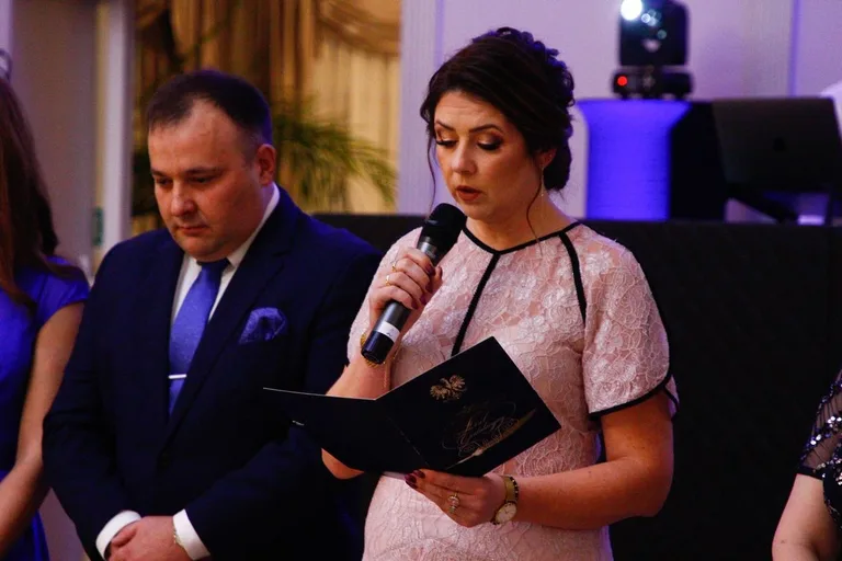 Ostatni bal przed maturą. Studniówka uczniów "Ekonomika" (zdjęcia, wideo)