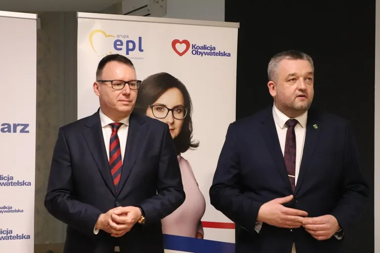 Noworoczne spotkanie. Politycy podsumowali miniony rok i oficjalnie otworzyli biuro europoselskie i poselskie (zdjęcia, wideo)