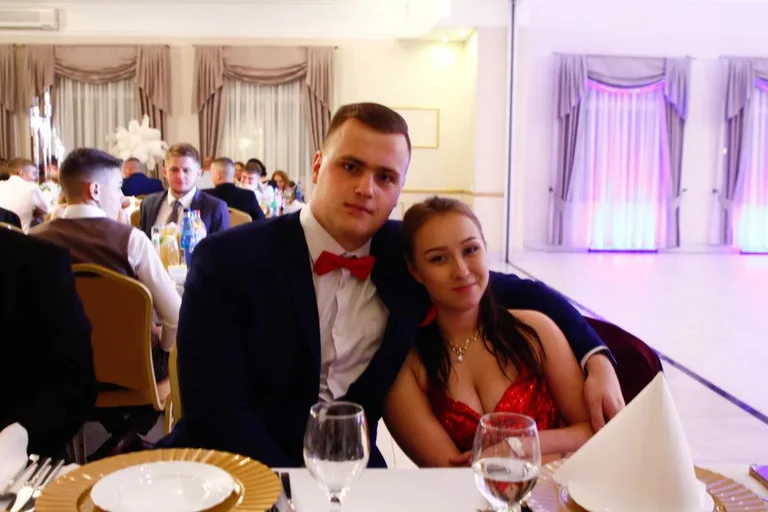 Ostatni bal przed maturą. Studniówka uczniów "Ekonomika" (zdjęcia, wideo)