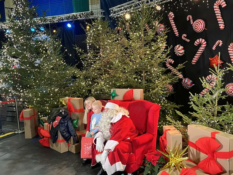 Magiczne chwile z Mikołajem. Wspomnienia ze świątecznego spotkania (zdjęcia)
