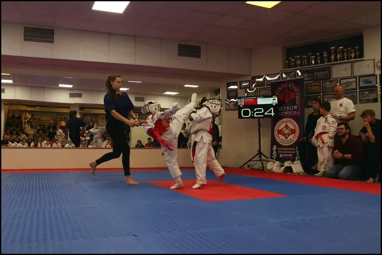 Turniej Mikołajkowy w Ostrowskim Klubie Karate Kyokushinkai (zdjęcia)