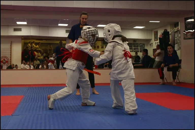 Turniej Mikołajkowy w Ostrowskim Klubie Karate Kyokushinkai (zdjęcia)