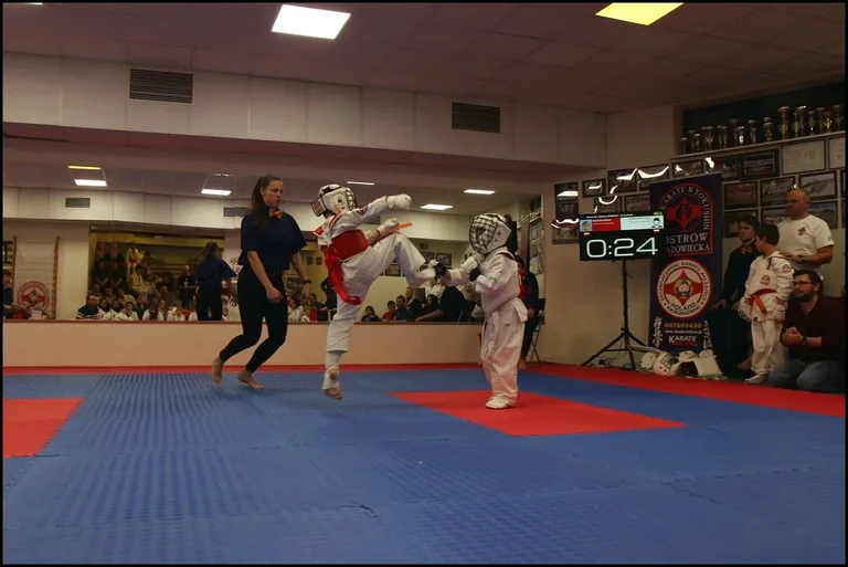 Turniej Mikołajkowy w Ostrowskim Klubie Karate Kyokushinkai (zdjęcia)