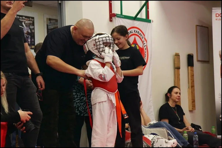 Turniej Mikołajkowy w Ostrowskim Klubie Karate Kyokushinkai (zdjęcia)