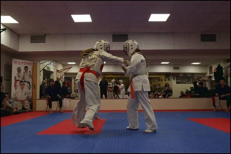 Turniej Mikołajkowy w Ostrowskim Klubie Karate Kyokushinkai (zdjęcia)