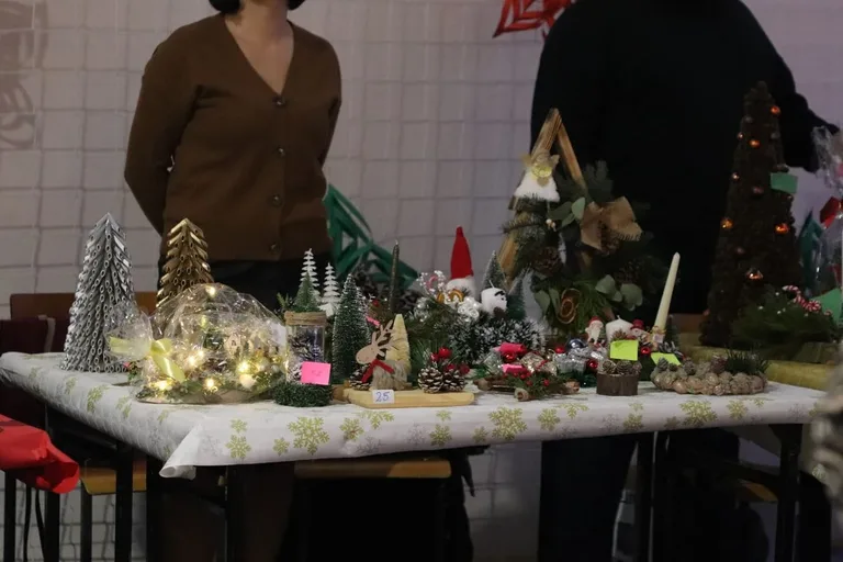 I Jarmark Bożonarodzeniowy w Broku. Świąteczna atmosfera i radosne oczekiwanie na Boże Narodzenie (zdjęcia)