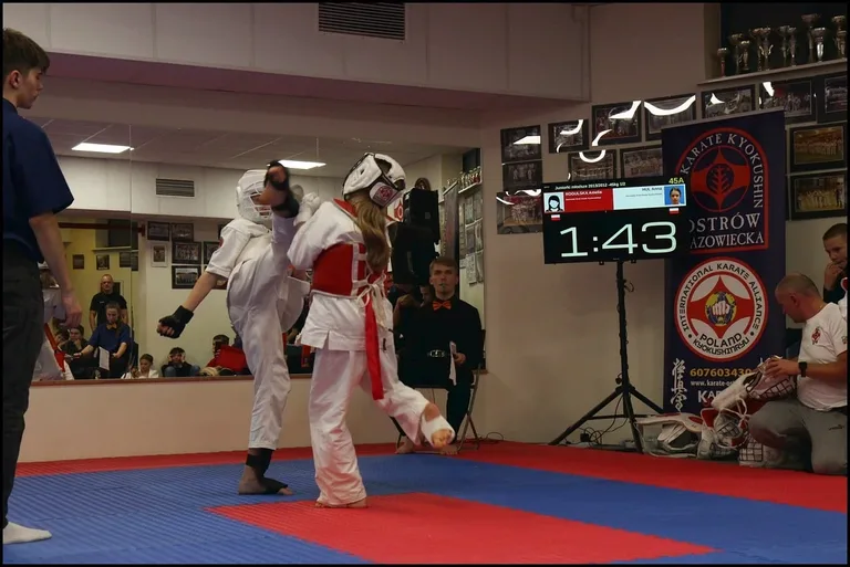 Turniej Mikołajkowy w Ostrowskim Klubie Karate Kyokushinkai (zdjęcia)