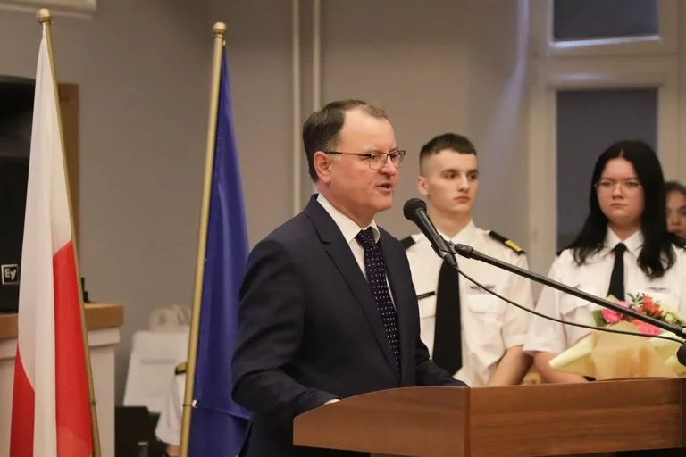 Uroczyste pasowanie pierwszoklasistów Technikum Lotniczego w Nagoszewie (zdjęcia)