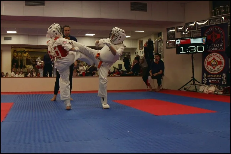 Turniej Mikołajkowy w Ostrowskim Klubie Karate Kyokushinkai (zdjęcia)