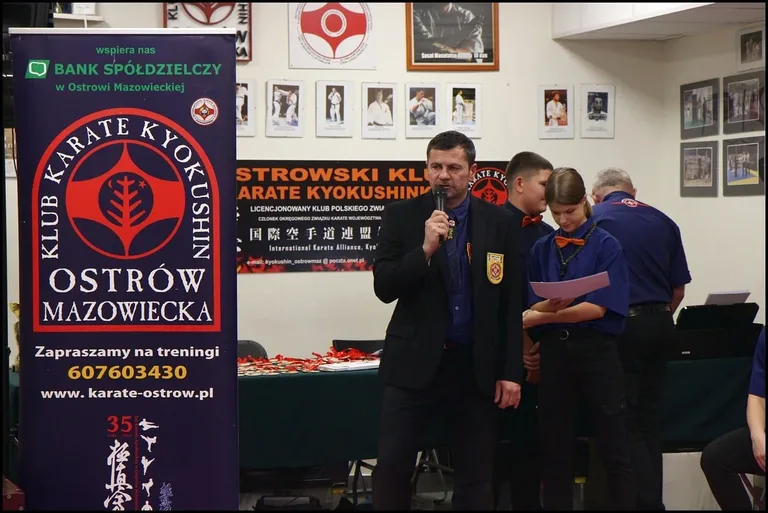 Turniej Mikołajkowy w Ostrowskim Klubie Karate Kyokushinkai (zdjęcia)