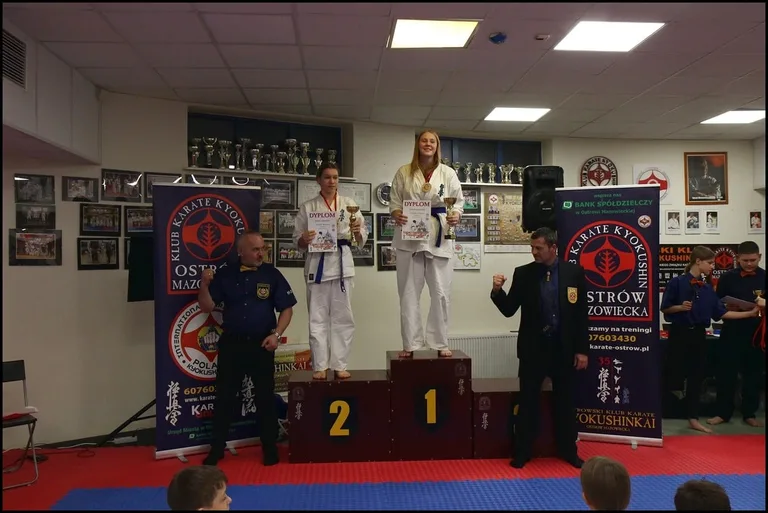 Turniej Mikołajkowy w Ostrowskim Klubie Karate Kyokushinkai (zdjęcia)