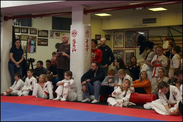 Turniej Mikołajkowy w Ostrowskim Klubie Karate Kyokushinkai (zdjęcia)